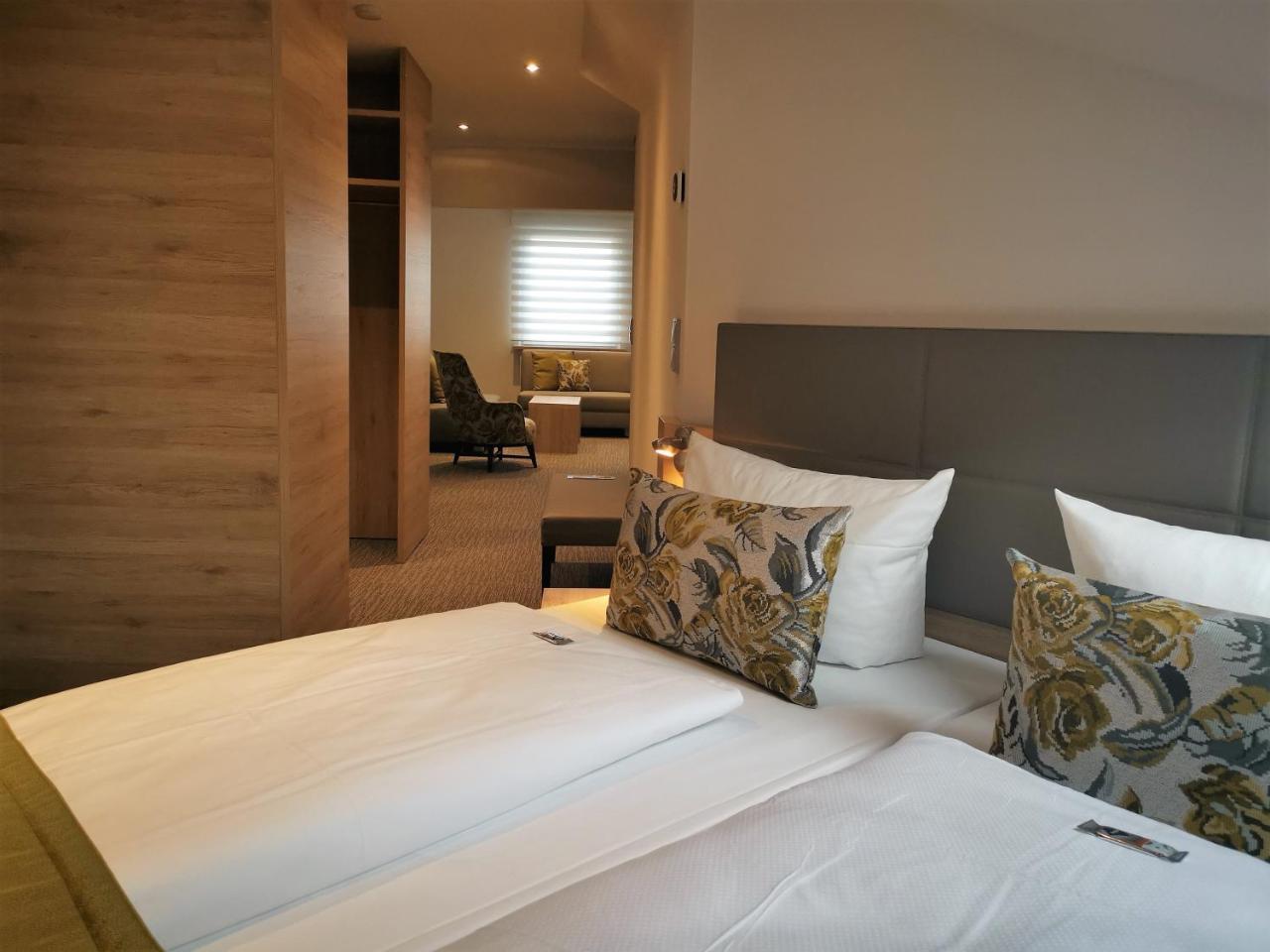 רודסהיים אם ריין Hotel Rose מראה חיצוני תמונה